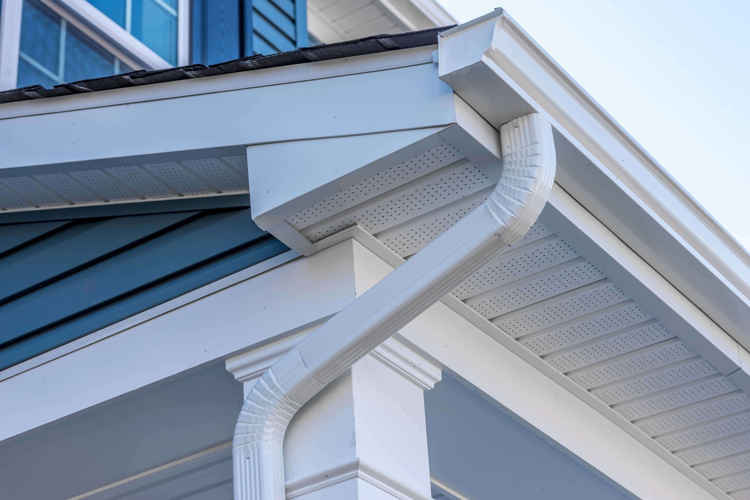 Cheap and durable vinyl gutters installation in Miami