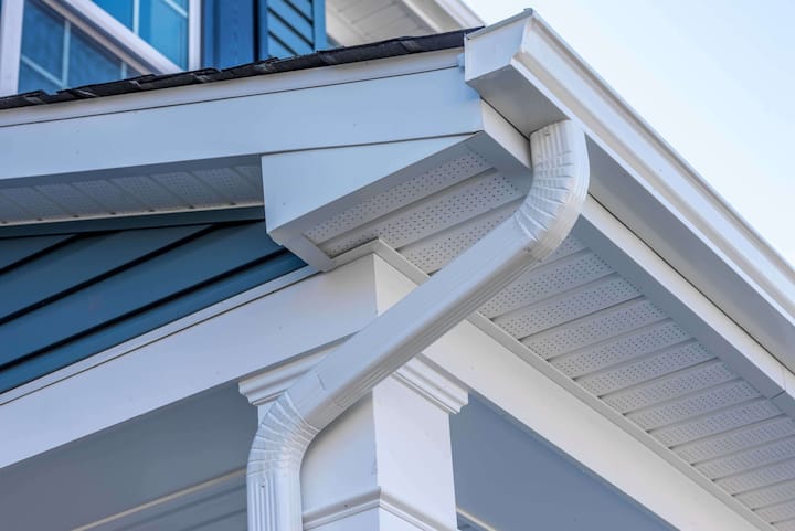 Cheap and durable vinyl gutters installation in Miami